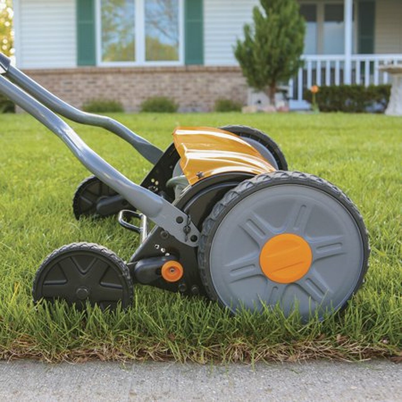 Fiskars 17' Staysharp Push Reel Lawn Mower, 1pc, 362080-1001