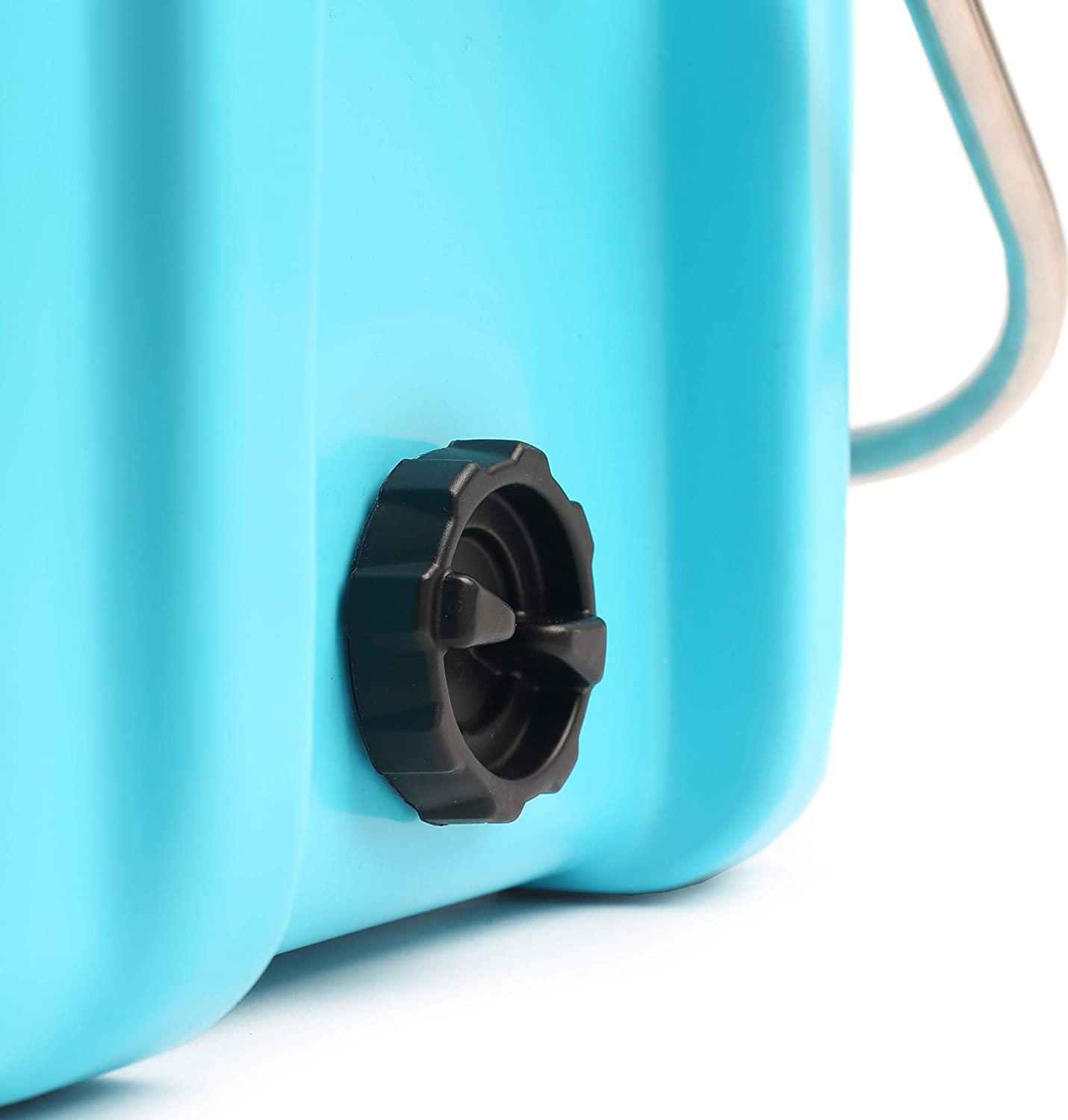 Arctic Zone Titan Deep Freeze Premium Ice Chest Roto Cooler