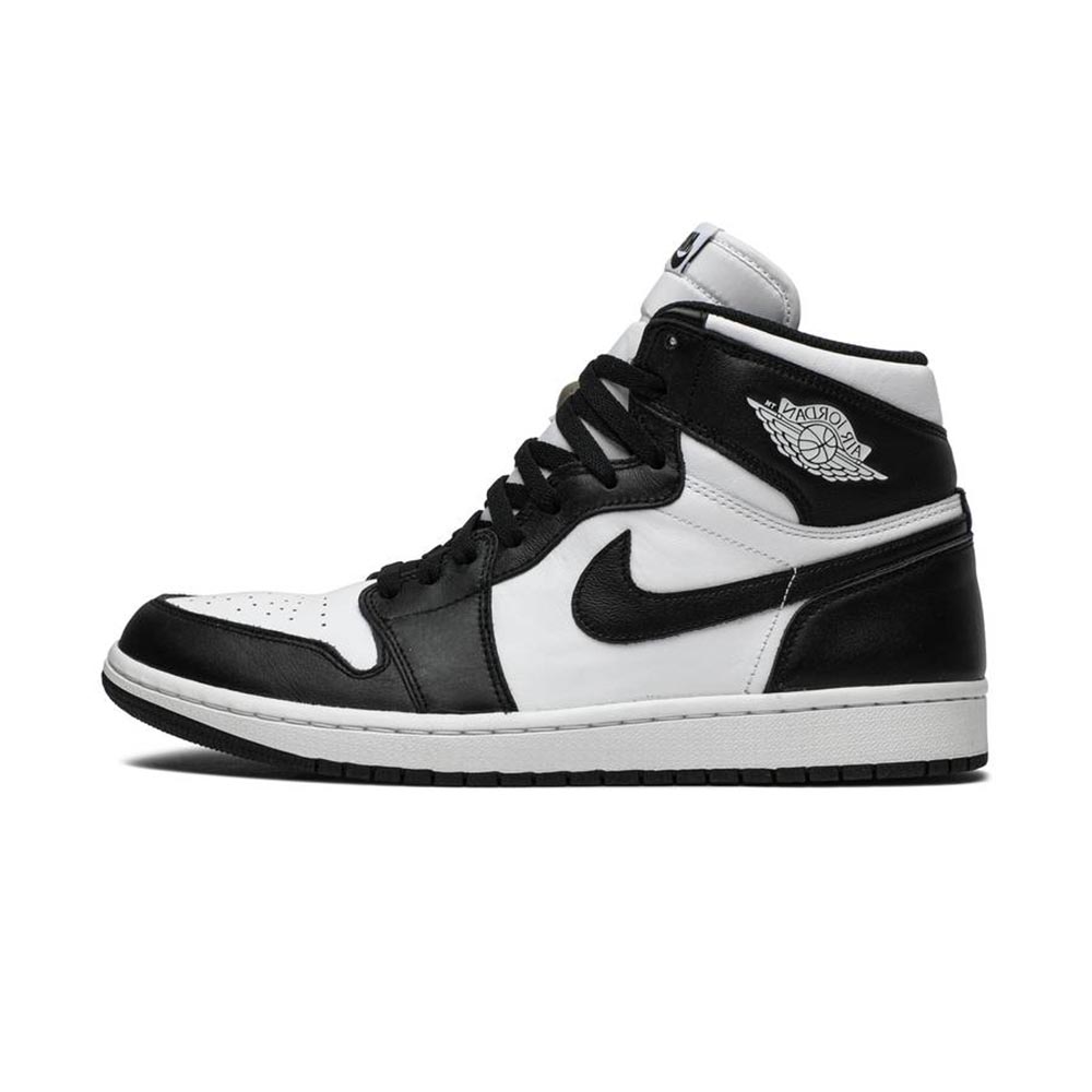 AIR JORDAN 1 RETRO HIGH OG  ‘ BLACK WHITE ‘ 555088-010