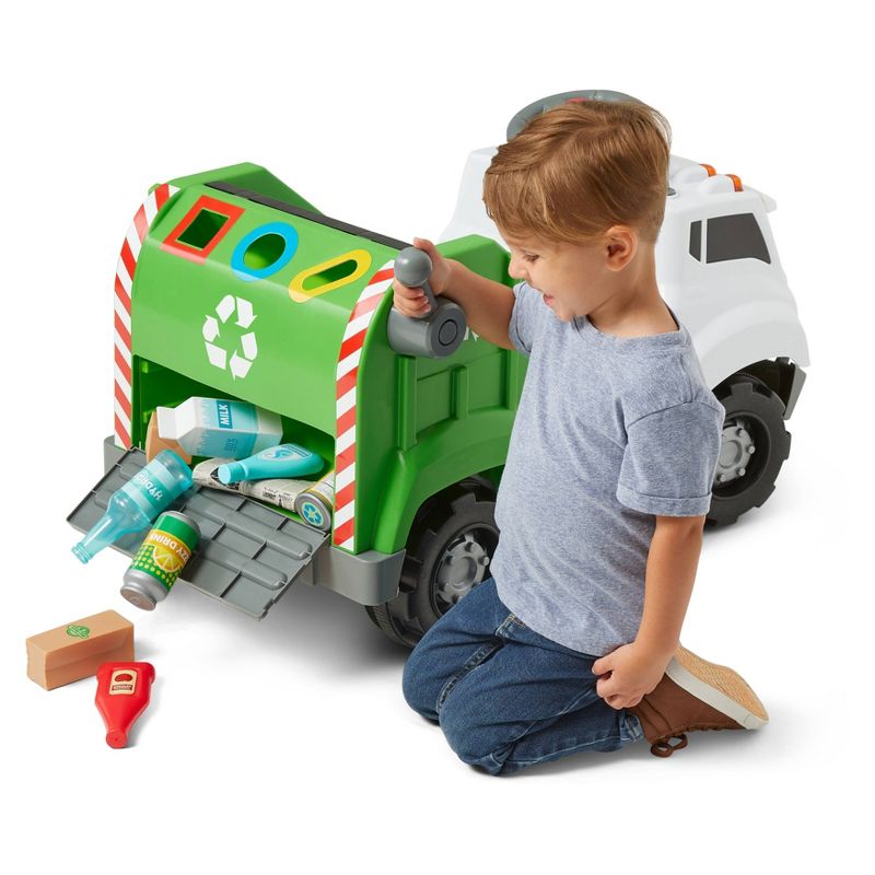 Kid Trax 6V Real Rigs Recycling Truck Interactive Powered Ride-On – Green/White